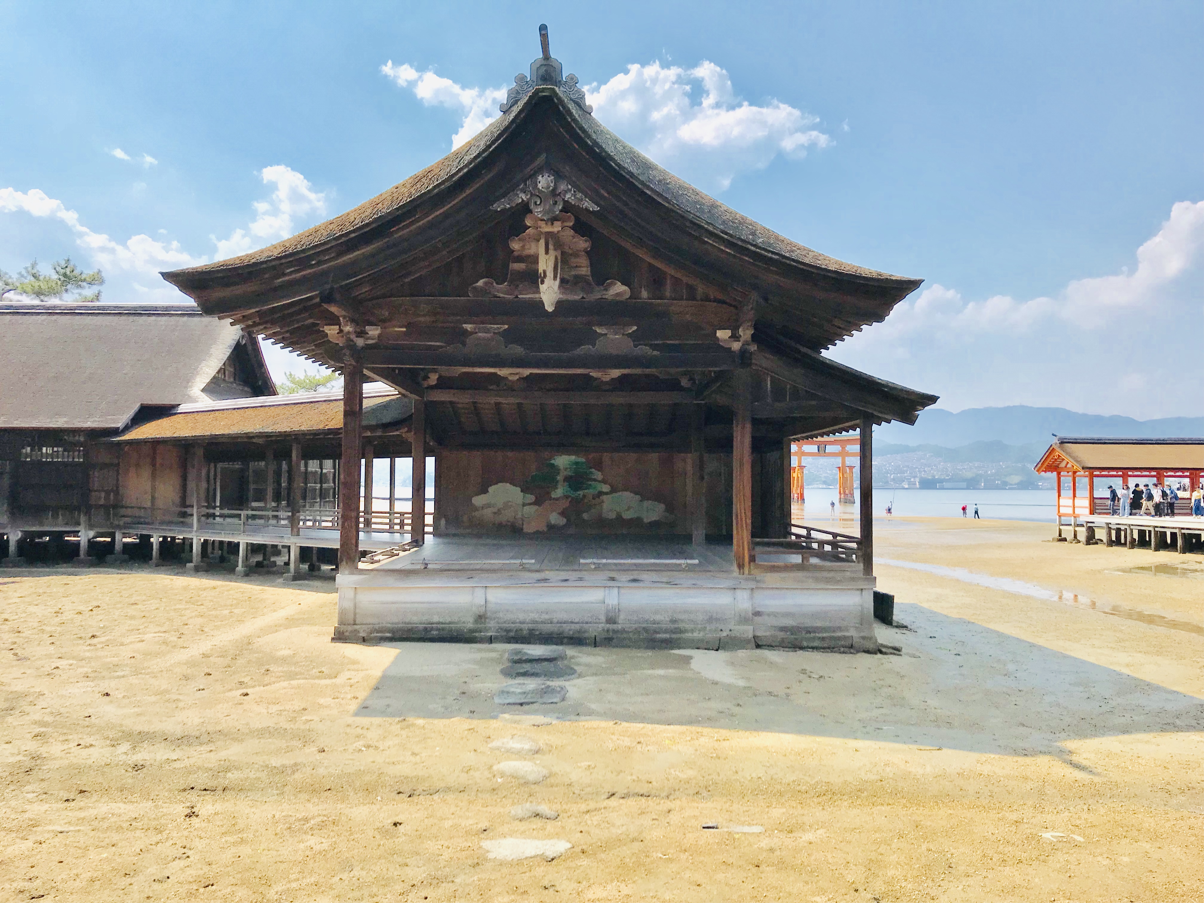 厳島神社の能楽殿