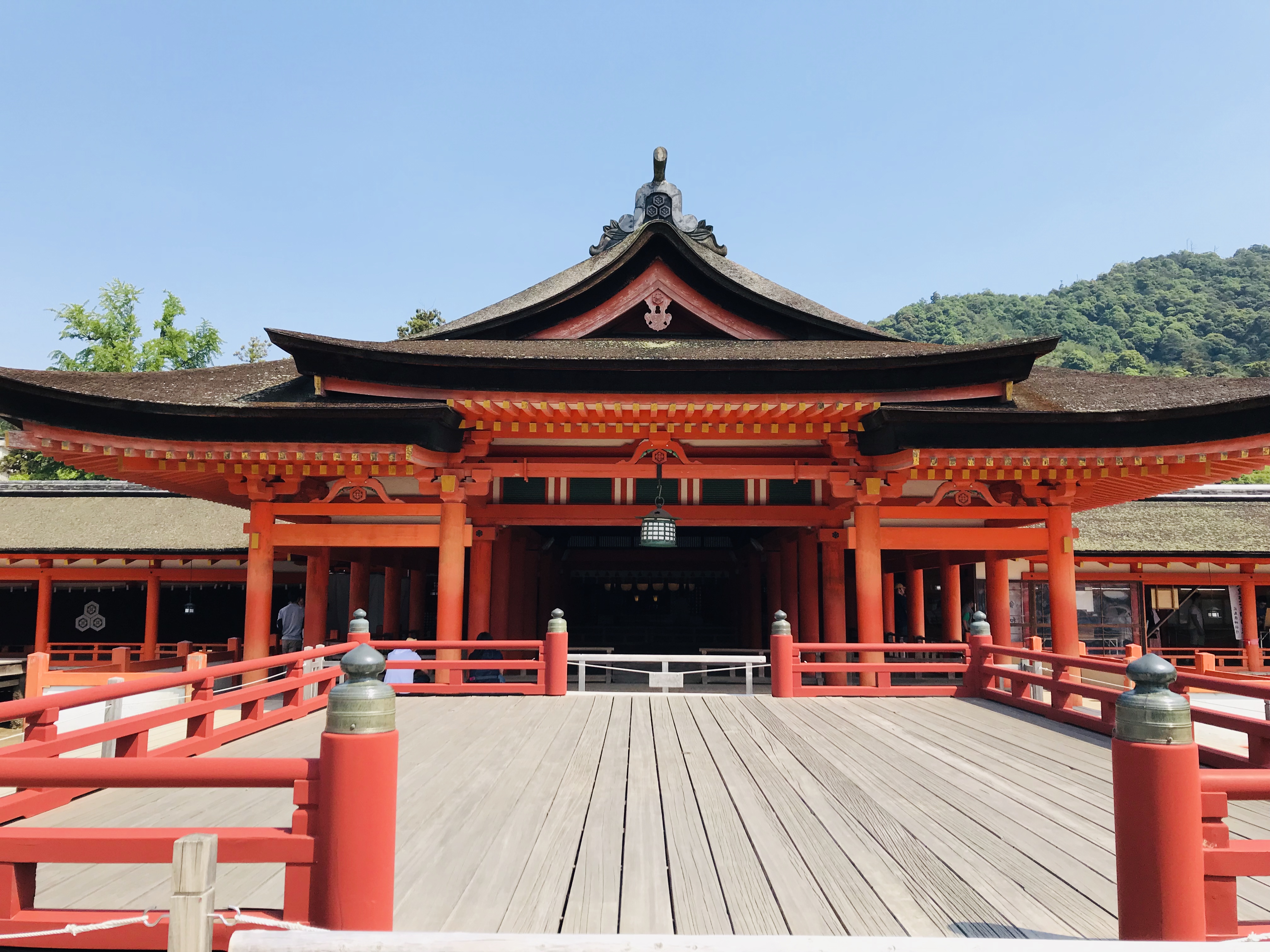 厳島神社の神聖な舞殿