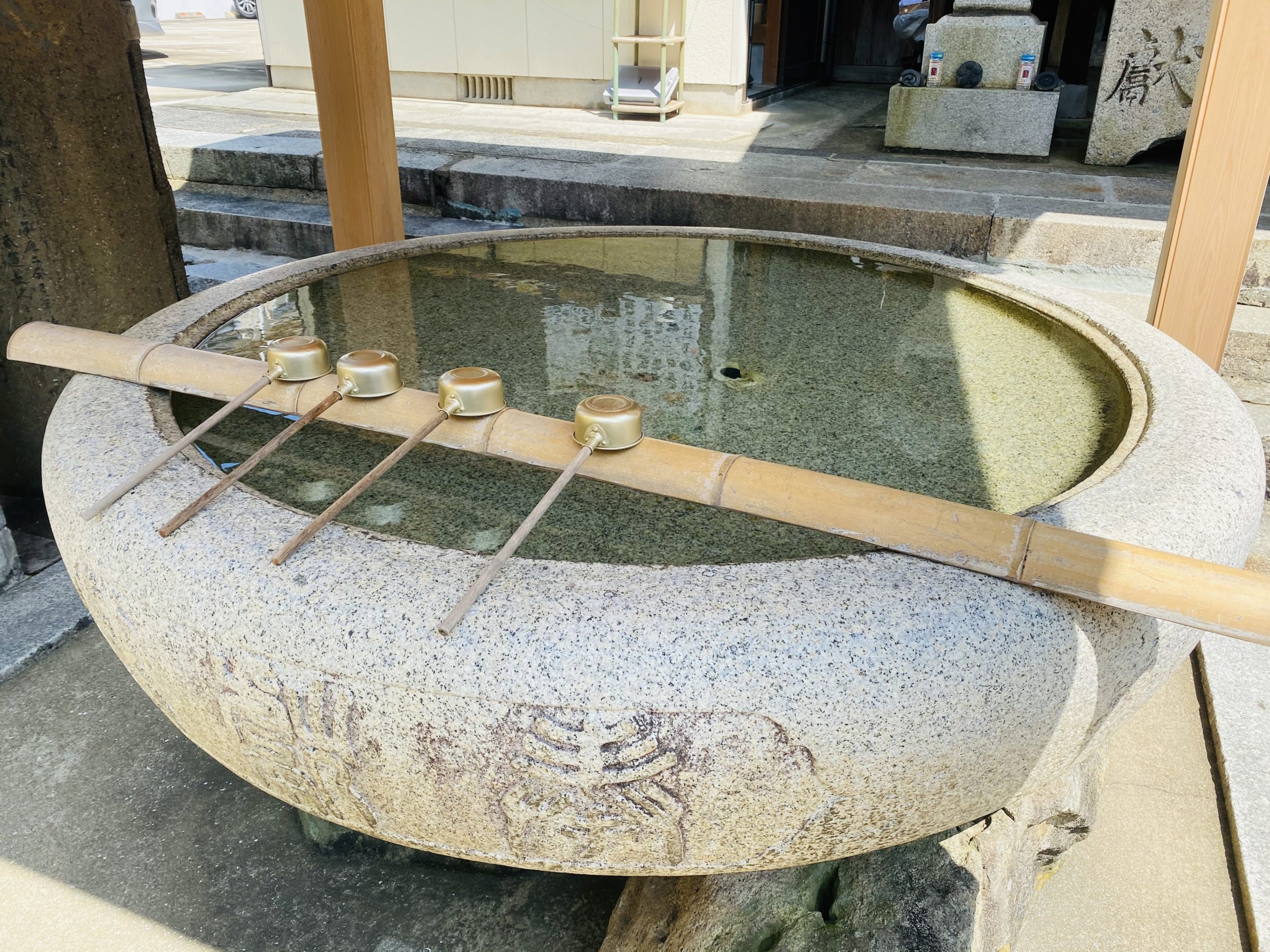 宮地嶽八幡神社の手水舎