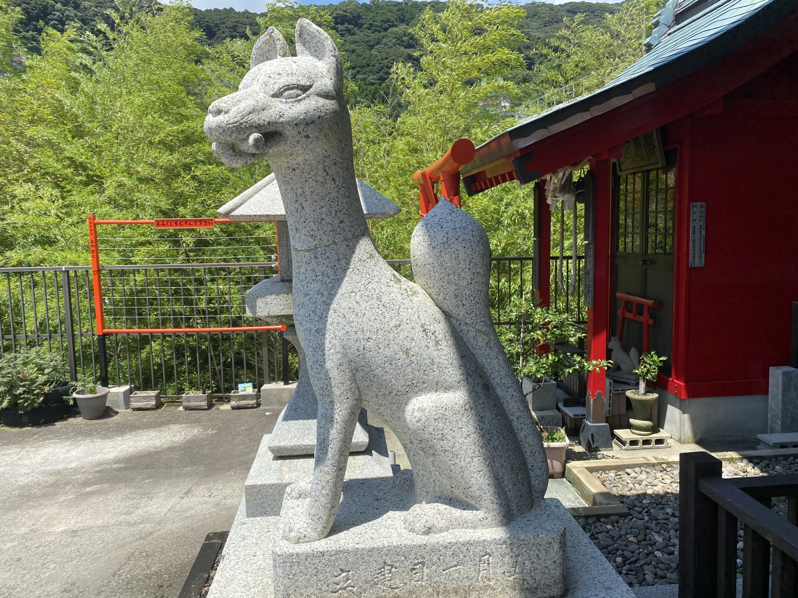 松嶋稲荷神社の狐さま