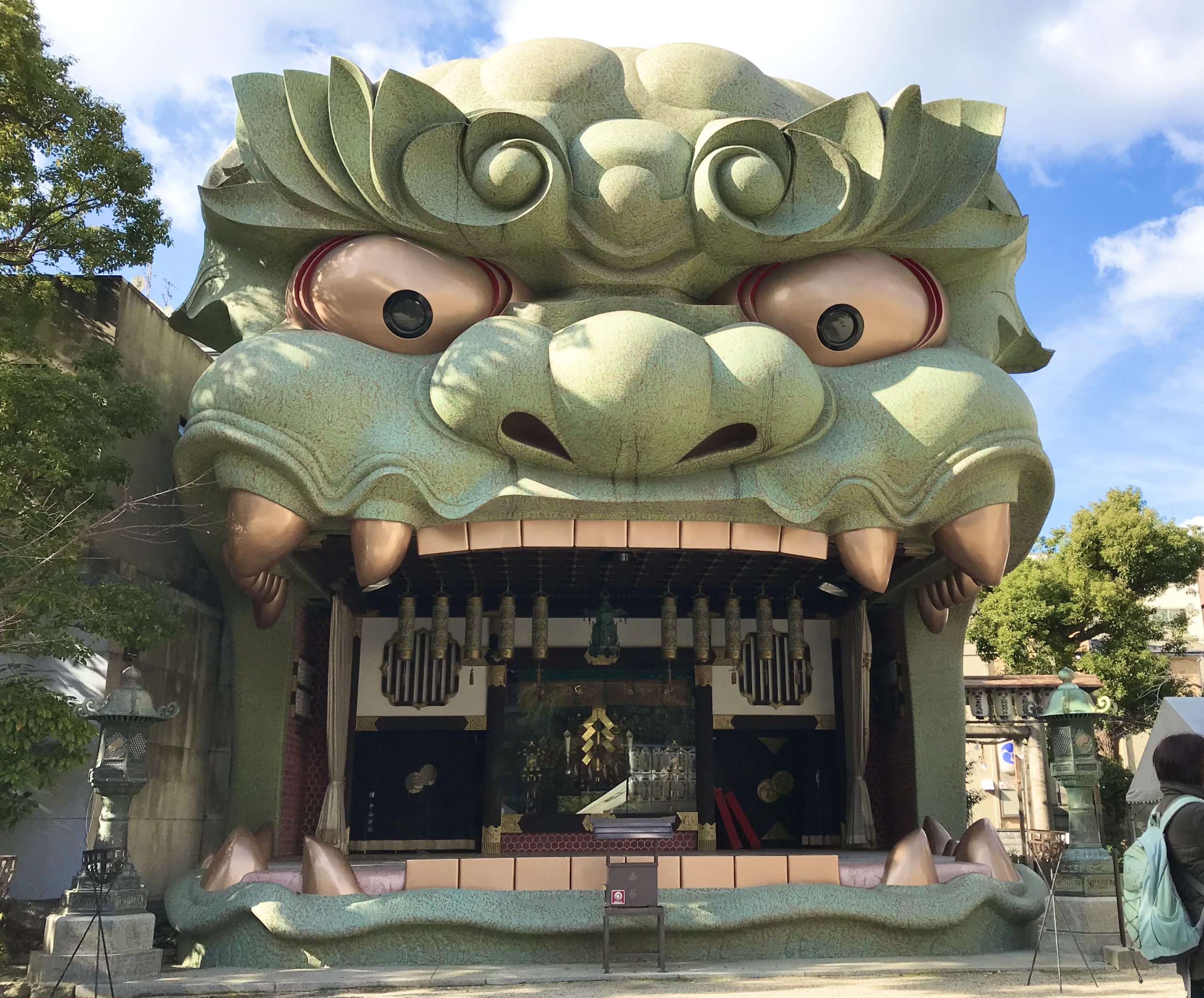 難波八坂神社の獅子舞台