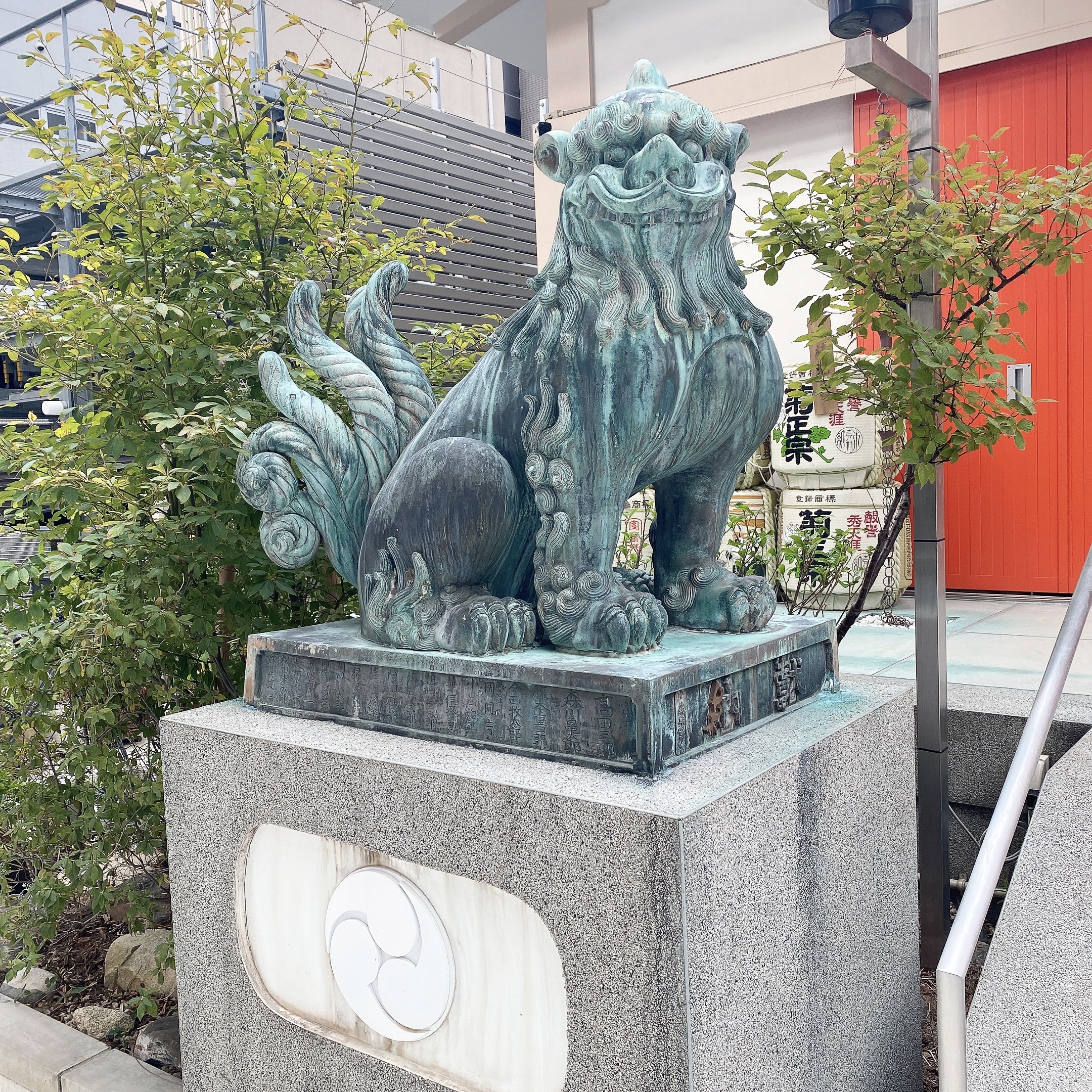 小野八幡神社の個性的な狛犬