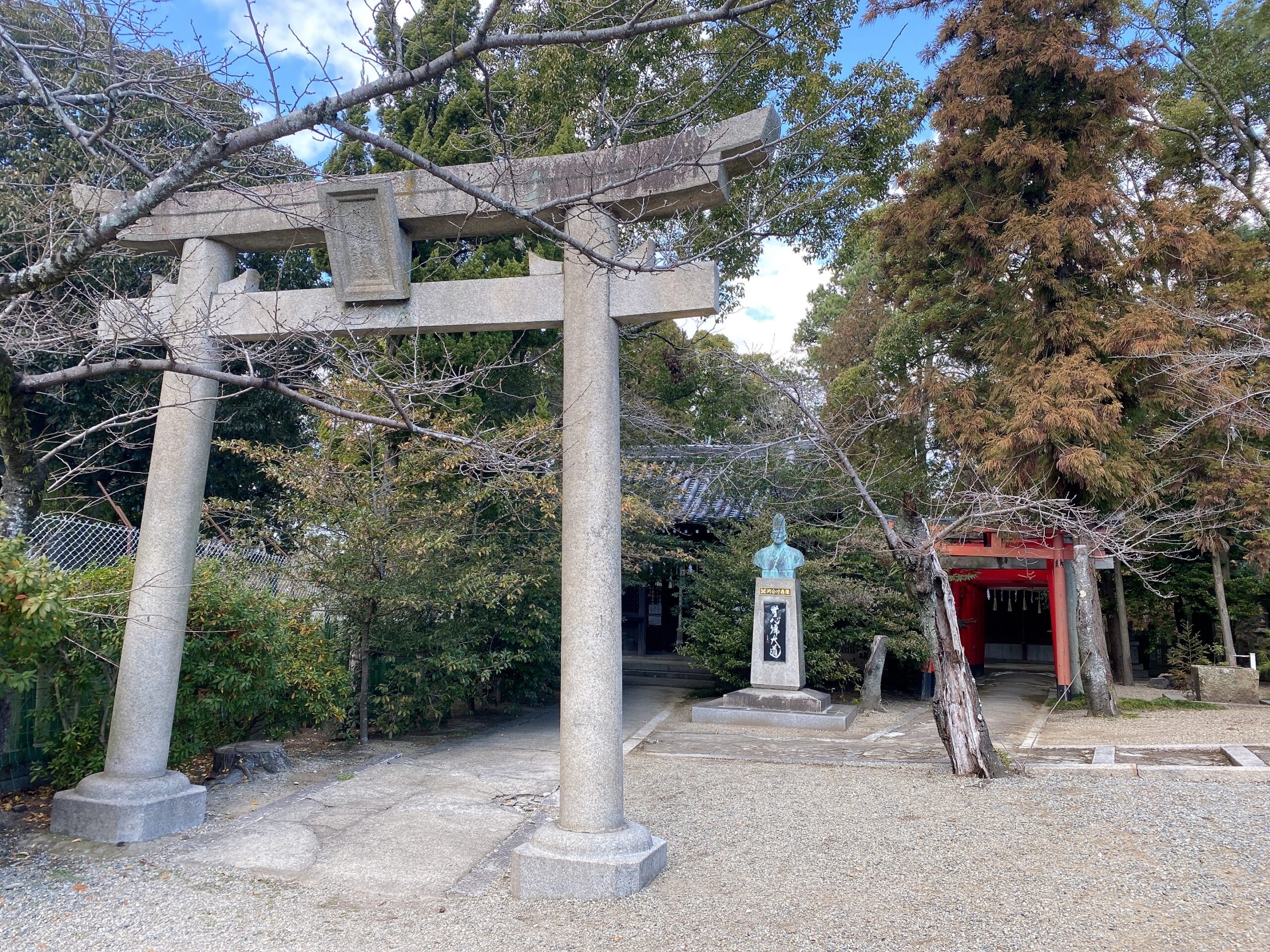 姫路神社の寸翁神社と稲荷社