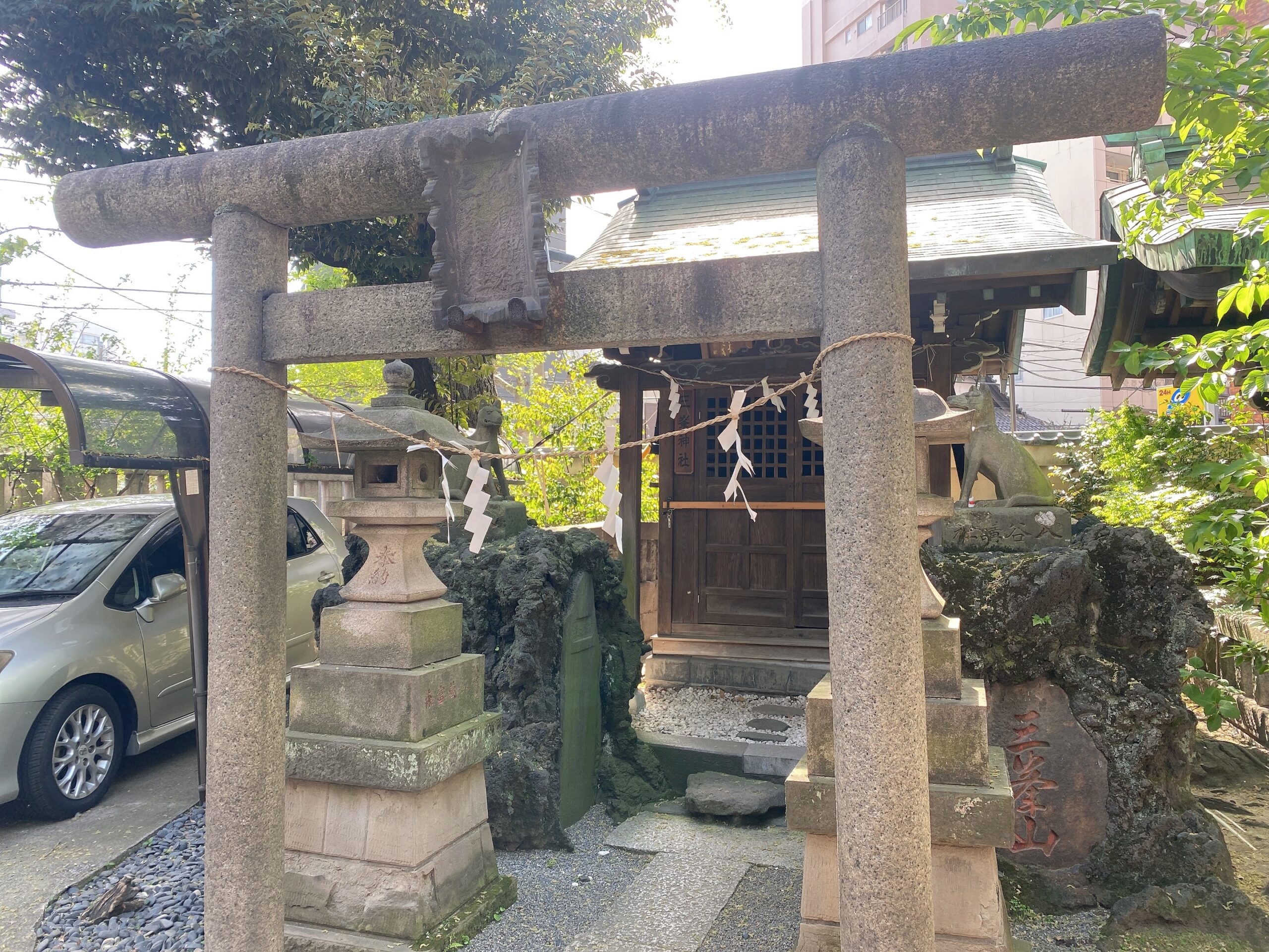 小野照崎神社の境内社